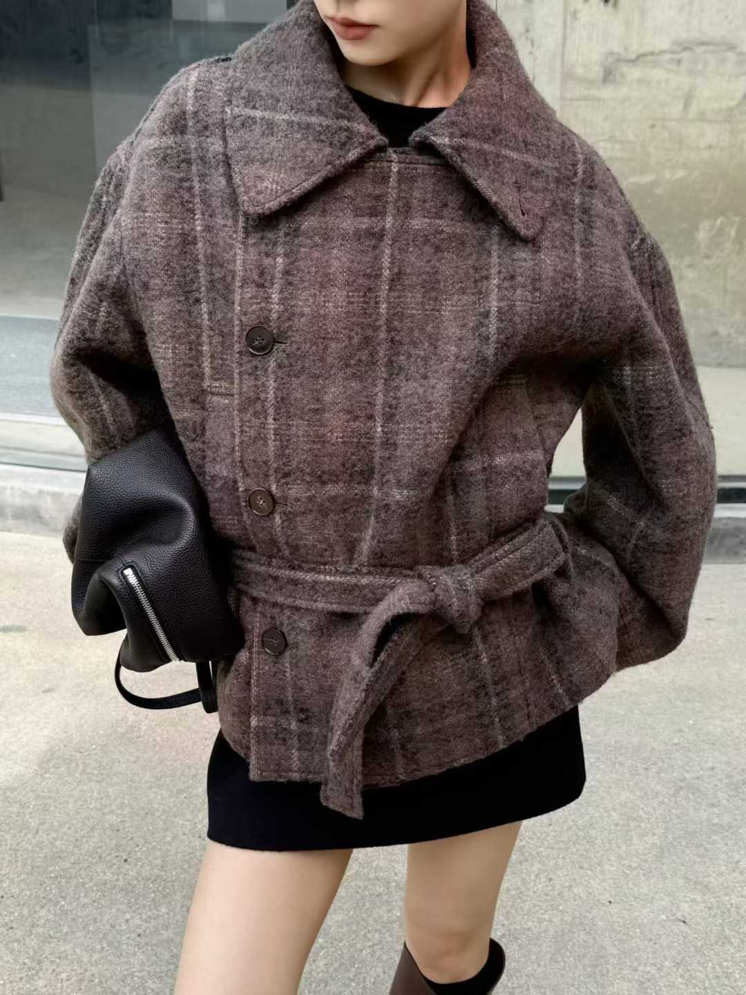Le maire同款 同源面料 's hardest coat to buy 🧥 came earlier this year The same style as Kim Min-hee was sold out before she could wear it last year 😭 - 【E】